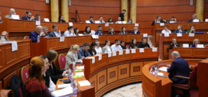 Këshilli Bashkiak i Tiranës miraton vendime në mbështetje të familjeve në nevojë  Vjero  Përfitojnë 216 familje