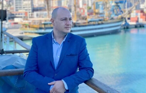gazetarit Enrik Mehmeti