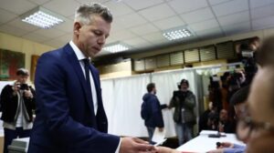 Hungaria drejt reformës kushtetuese  Magyar mbështet uljen e moshës së votimit në 16 vjeç