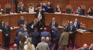Hodhi ujë drejt Ramës  Bardhi përjashtohet nga seanca