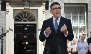 Kryeministri i ri i Britanisë heq TVSH në për energjinë elektrike
