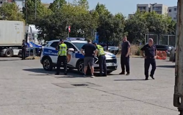 në Portin e Durrësit,