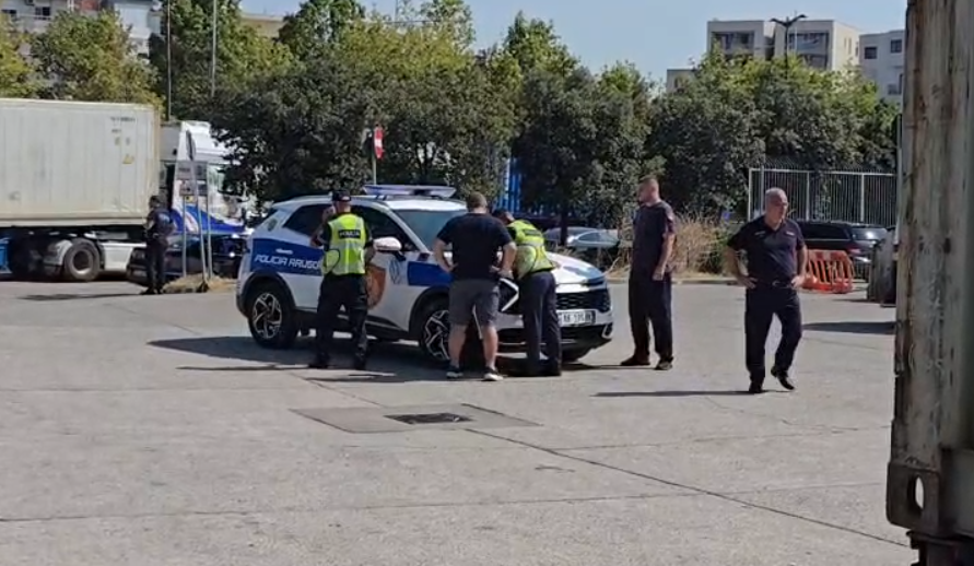 në Portin e Durrësit,