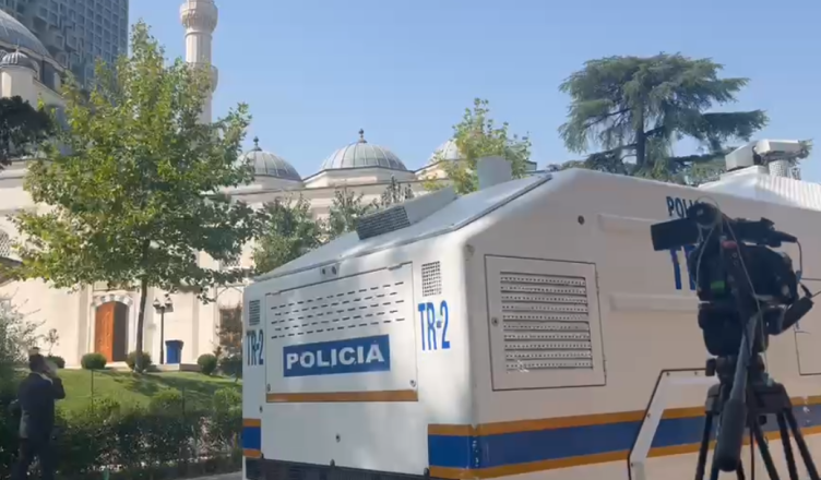 VIDEO / Seanca plenare, Policia me
