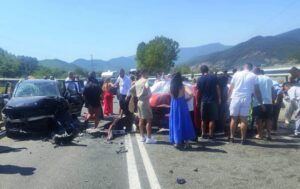 Aksident i rëndë në Rrugën e Kombit  dy persona në gjendje të rëndë