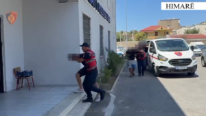 Mbajtën peng dhe kërcënuan një 70 vjeçar në shtëpinë e tij për ta grabitur  arrestohen 3 persona në Himarë