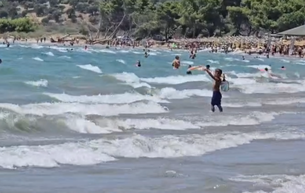 ngrenë flamurin e kuq në