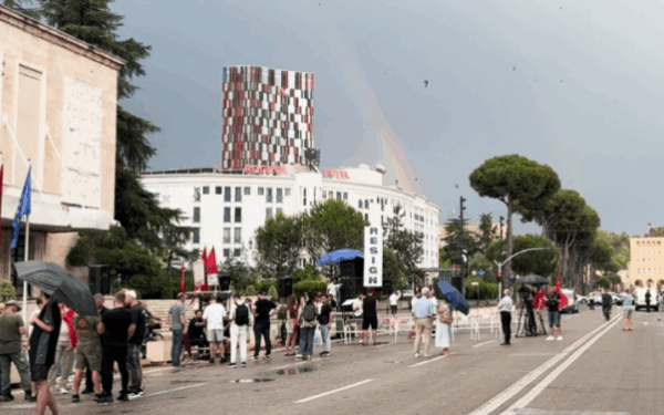 protestë janë kryer shtatë vepra