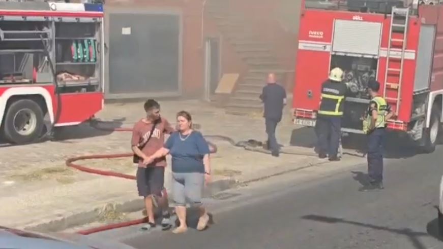 Zjarr i madh në Shkozet të