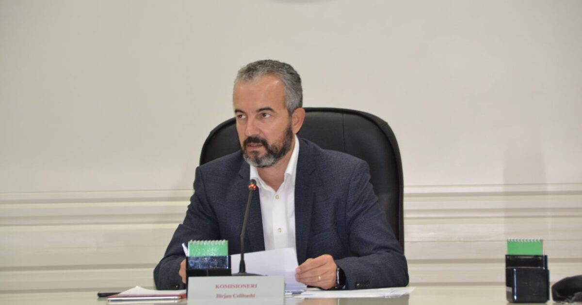plotë të administratës zgjedhore