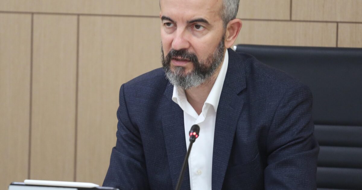 mes shtetit dhe partisë në