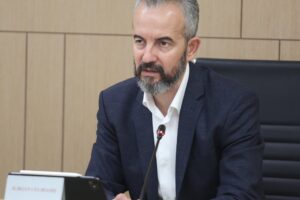 mes shtetit dhe partisë në