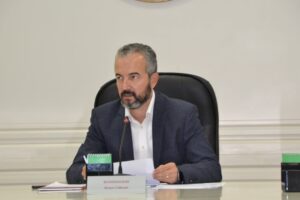 plotë të administratës zgjedhore