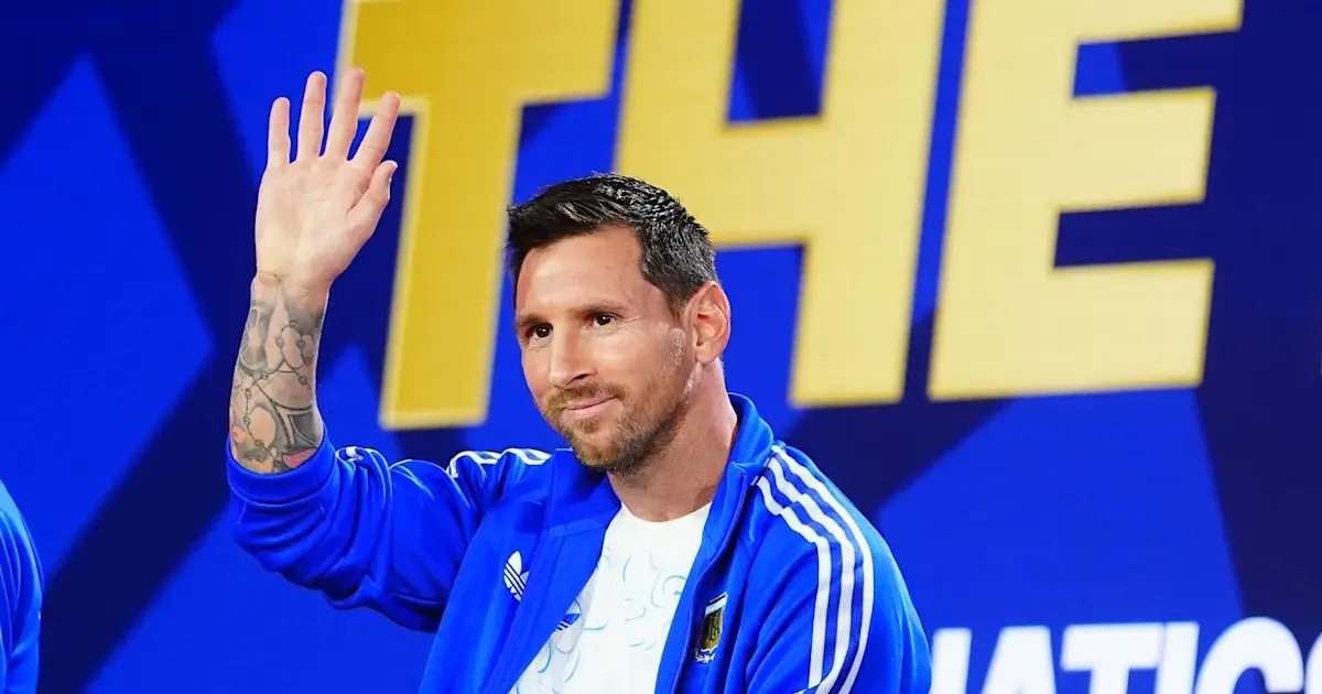 Messi për fotot virale ku lahet