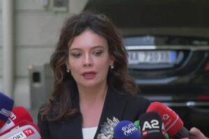 Beteja e Elisës: Platforma reale, jashtë