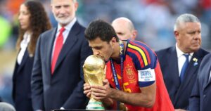 Rodri kompleton suksesin e rrallë  Botërori  Euro  Champions dhe Ballon d Or