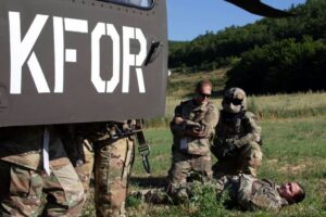 Reagim ndaj rrëzimit të avionit  KFOR stërvitet në afërsi të Bondsteel it