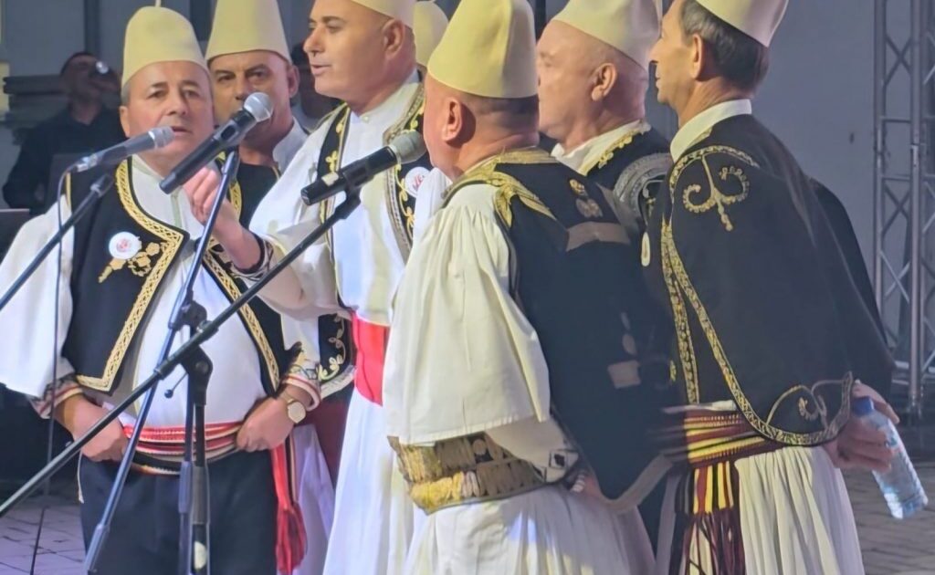 Grupi Folklorik i