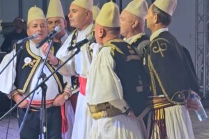 Grupi Folklorik i
