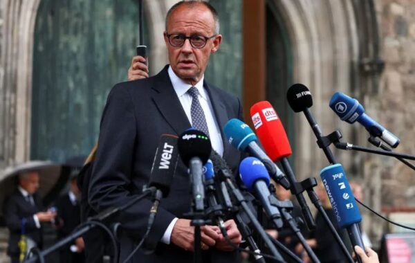 masa politike pas sulmit vdekjeprurës