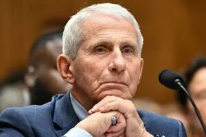 SHBA – Fauci refuzon sërish t’u