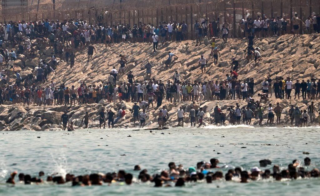 Rreth 49 000 emigrantë
