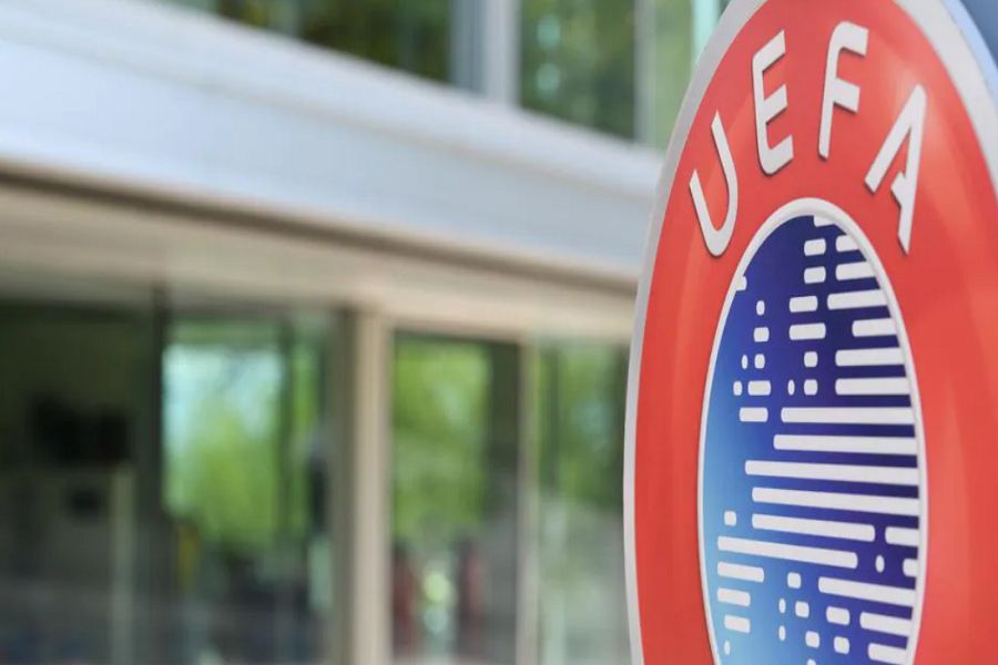 FIFA kaloi vijën e kuqe