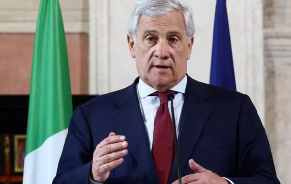 FOKUS – Italia dëbon dy diplomatë