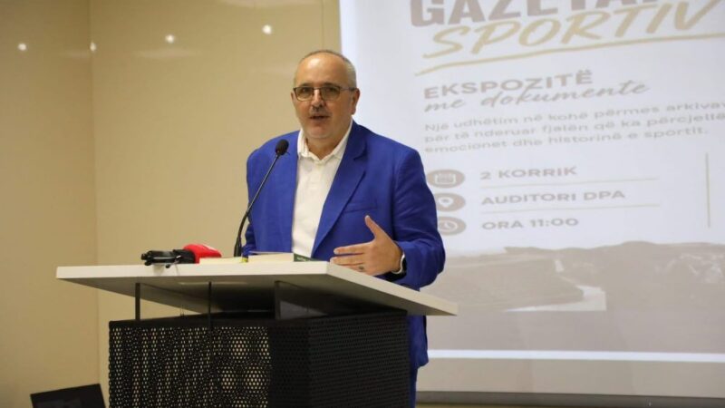 gazetarët dhe komentatorët më të