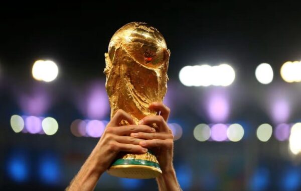 Kush do ta ngrejë trofeun
