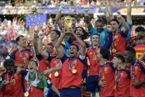 KOMENT   Media botërore me superlativa për mbretëreshën e re të futbollit