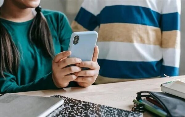 përdorimin e telefonave celularë në