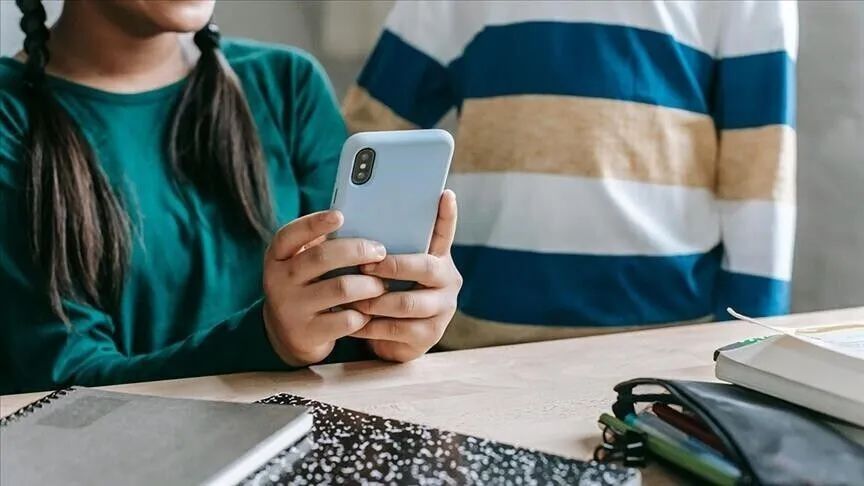 përdorimin e telefonave celularë në