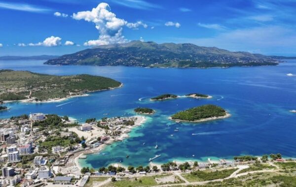 e turistëve