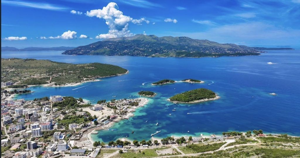 e turistëve