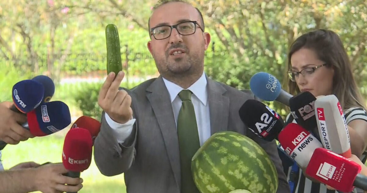 unë me