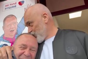 në Google