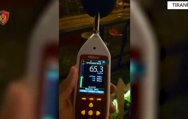 Kush lëshon muzikën mbi normat