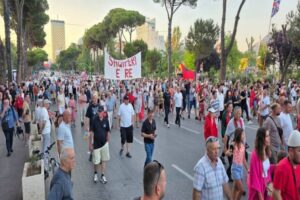 del në protestë