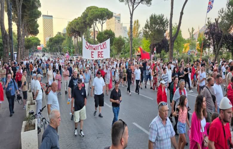 del në protestë