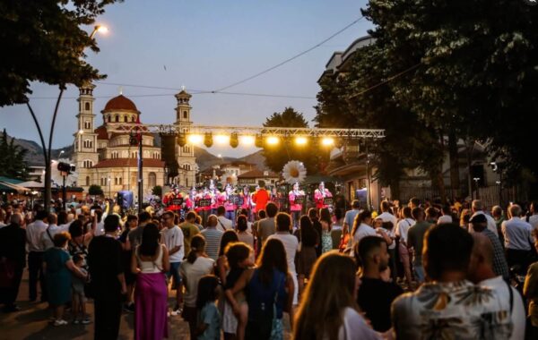muzikës, kulturës dhe traditave