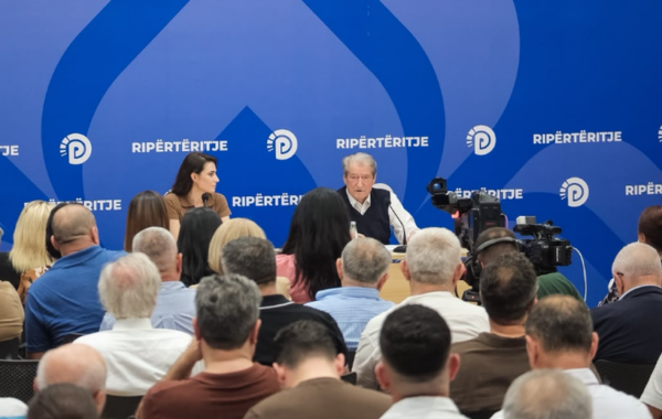 Protesta 46-ditore, Berisha thirrje demokratëve: Vijoni