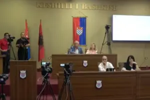 me një minutë heshtje
