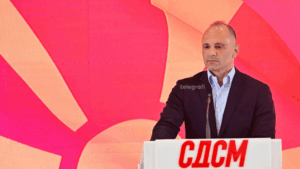 Filipçe  Kaosi në Kuvend ishte teatër për të mbuluar dështimin e Mickoskit