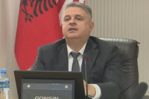 Adnan Xholi, kandidat