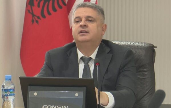 Adnan Xholi, kandidat