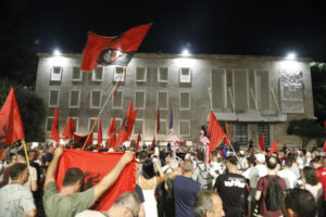 Fjalët dhe numrat e protestave bulevardore