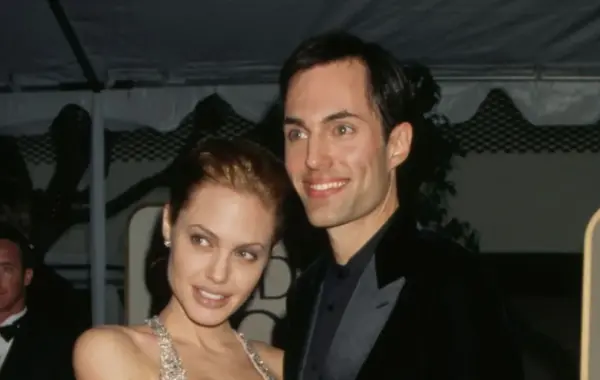 Vëllai i Angelina Jolie