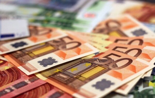 KORRIK ARRITI NË 1.040 EURO