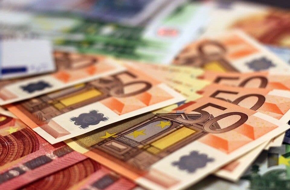 KORRIK ARRITI NË 1.040 EURO